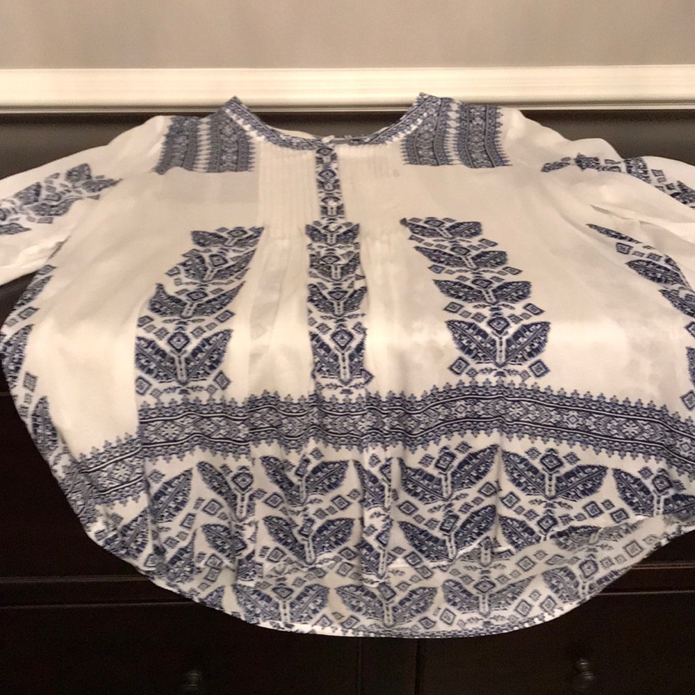 Light Airy Gorgeous Summer Fun Blouse